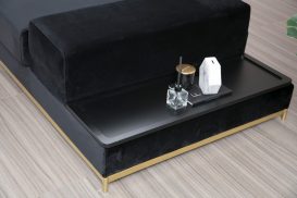 Linie cu masă laterală - canapea neagră 4 persoane 320x102x84 negru-auriu